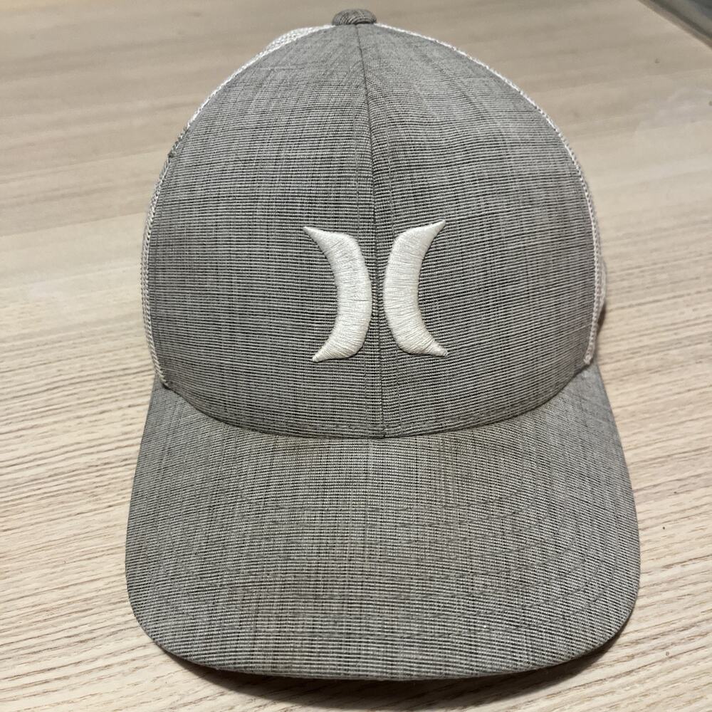 Hurley Del Mar Classics Yupoong Gray White Mesh Fitted Trucker Hat Men OS